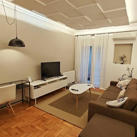 Think Home, Exploring The Center Of سالونيك