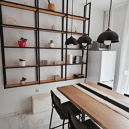 Think Home, Exploring The Center Of Apartment *
