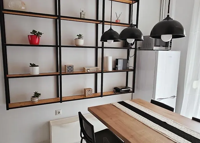 Think Home, Exploring The Center Of Daire *
