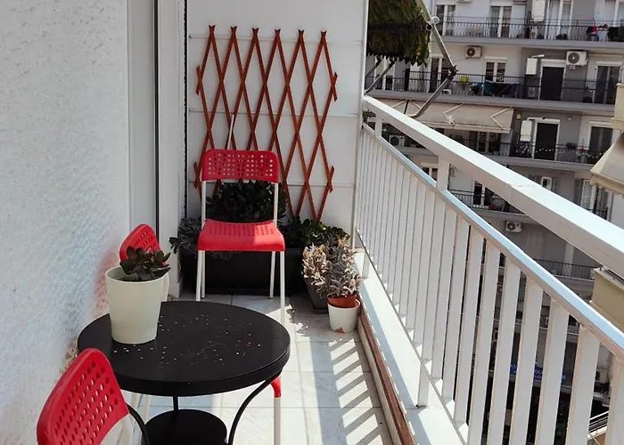 Apartment Think Home, Exploring The Center Of *