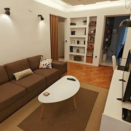 Think Home, Exploring The Center Of Appartement Thessaloniki