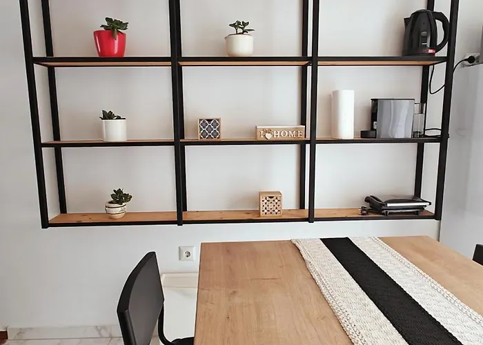 Think Home, Exploring The Center Of Салоники