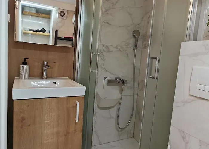 Think Home, Exploring The Center Of * Салоники